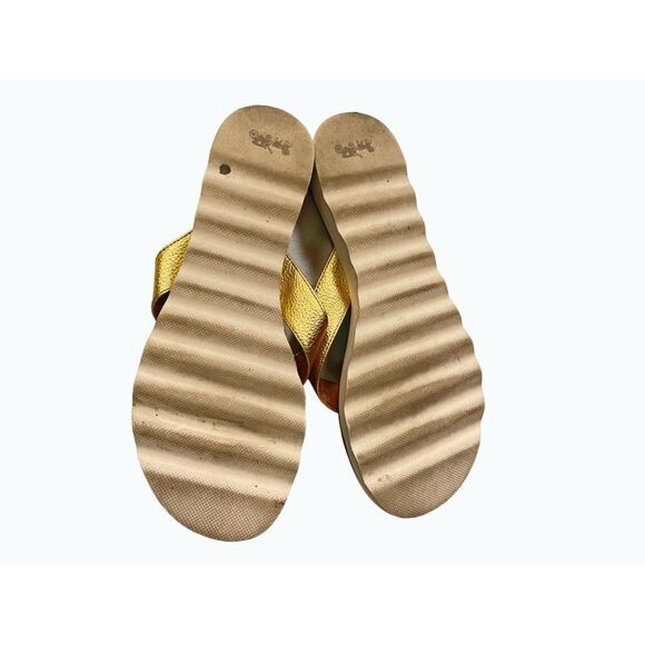 Coach Metallic Gold Flip Flop Sandals 5.5 - Picture 4 of 5